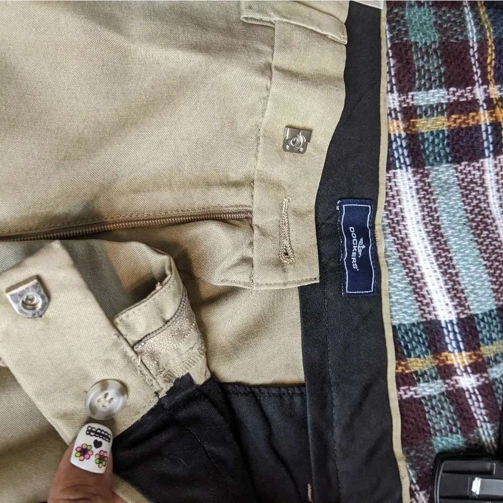 Dockers pants very